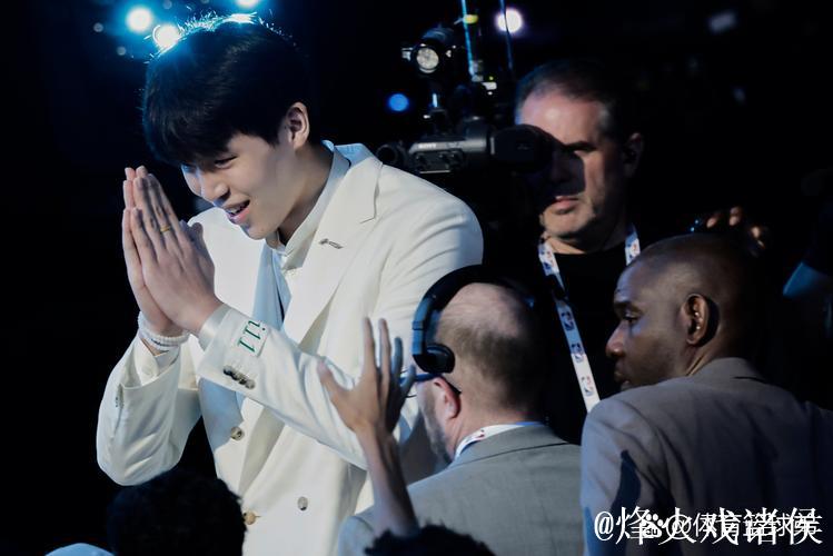 杨瀚森17+11青岛胜上海 吴前20分浙江胜吉林